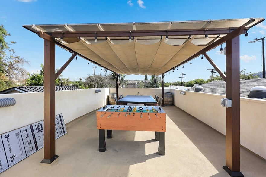 More Photos Of 4129 Chevy Chase Dr, Los Angeles Storefront Retail Residential For Sale