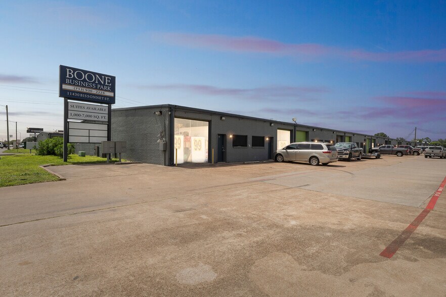 More Photos Of 11430 Bissonnet St, Houston Warehouse For Lease