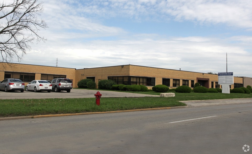 More Photos Of 2000 S 25th Ave, Broadview Manufacturing For Lease