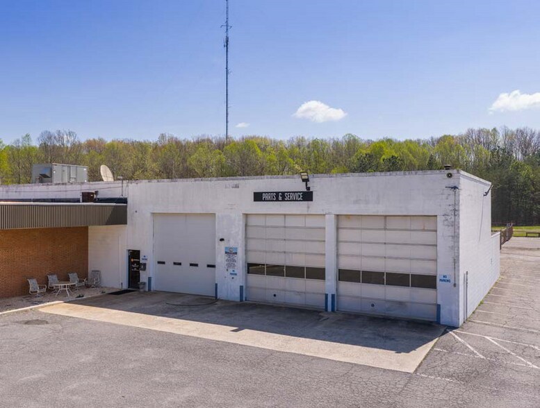 More Photos Of 1873 S Amherst Hwy, Amherst Auto Dealership For Sale