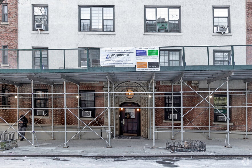 More Photos Of 251 W 71st St, New York Multifamily For Sale