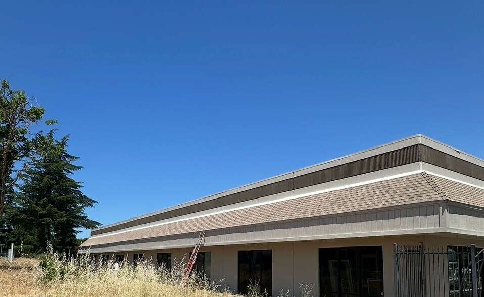 More Photos Of 803 Vaca Valley Pky, Vacaville Warehouse For Lease