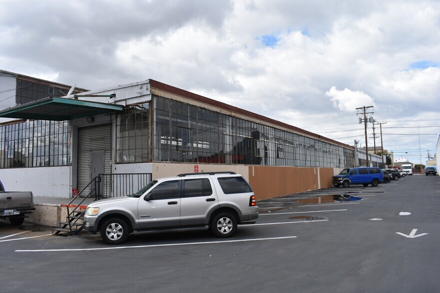 More Photos Of 2459 E Vernon Ave, Vernon Warehouse For Lease