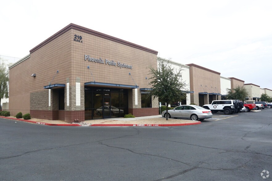 More Photos Of 219 S William Dillard Dr, Gilbert Warehouse For Sale