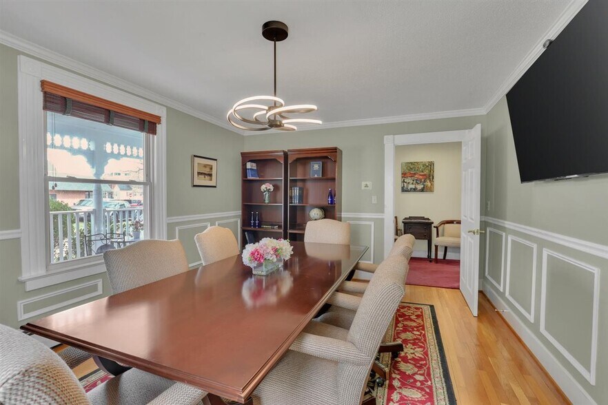 More Photos Of 36 School St, Glastonbury Office For Sale