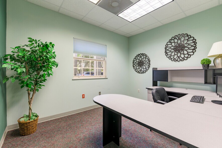 More Photos Of 1938 N Hercules Ave, Clearwater Office For Lease