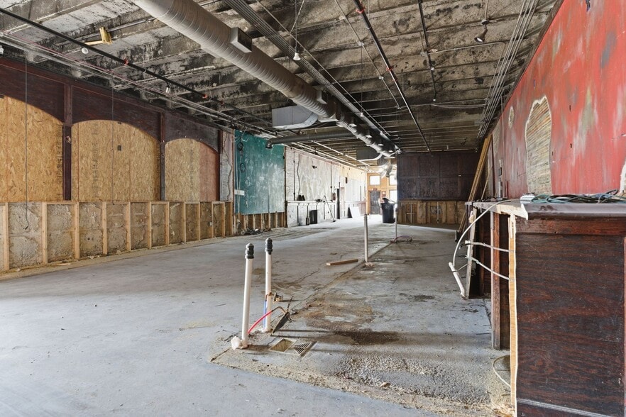 More Photos Of 823 Woodland St, Nashville Freestanding For Lease