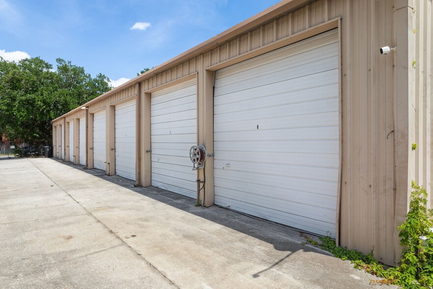 More Photos Of 4808 N Hubert Ave, Tampa Warehouse For Lease
