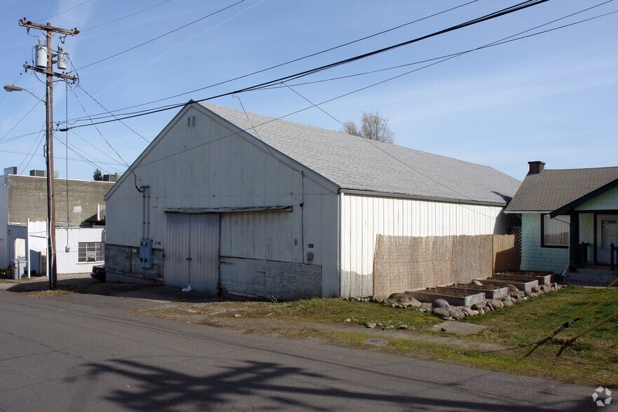 More Photos Of 4828-4830 NE 103rd Ave, Portland Warehouse For Lease