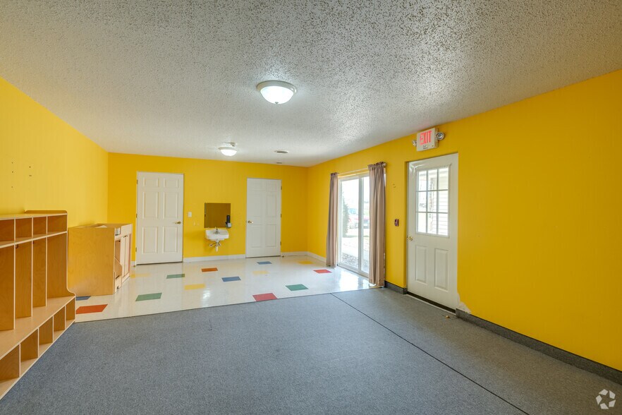 More Photos Of 2784 Deerfield Ave E, Suamico Medical For Lease