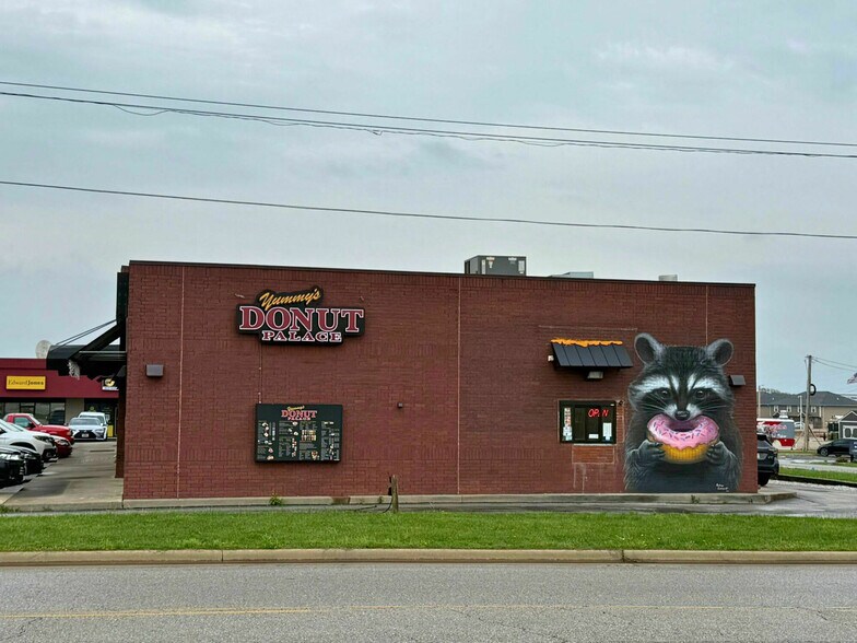 More Photos Of 432 S Mill St, Rogersville General Retail For Lease