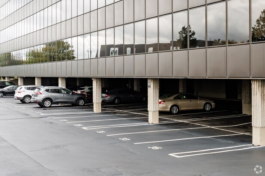 More Photos Of 1100 Jorie Blvd, Oak Brook Office For Lease