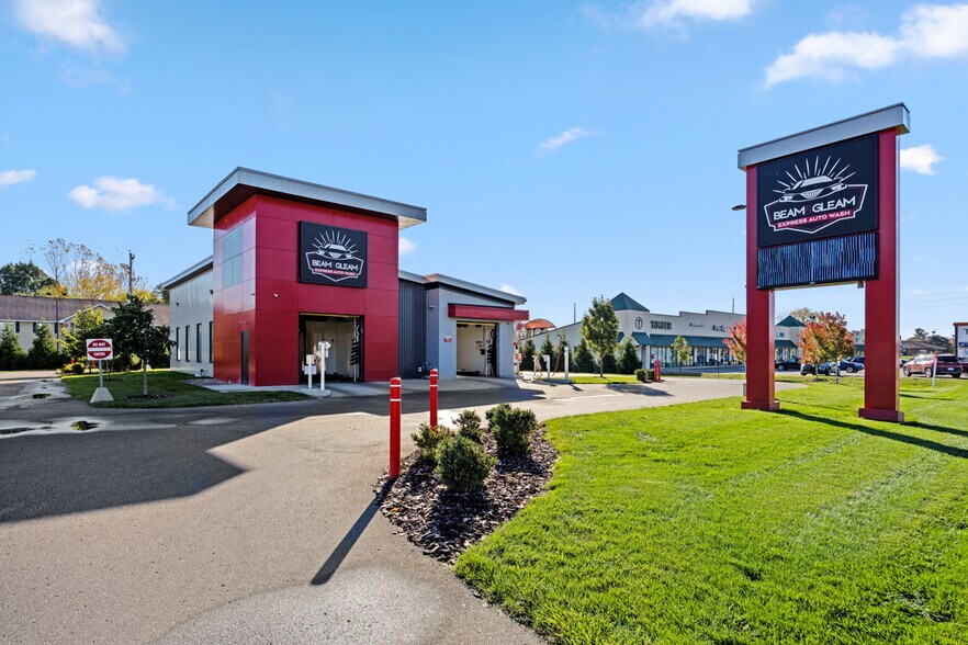 More Photos Of 655 S US Highway 131, Three Rivers General Retail For Sale