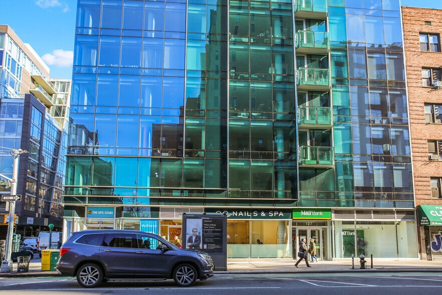 More Photos Of 127 7th Ave, Brooklyn Bank For Sale