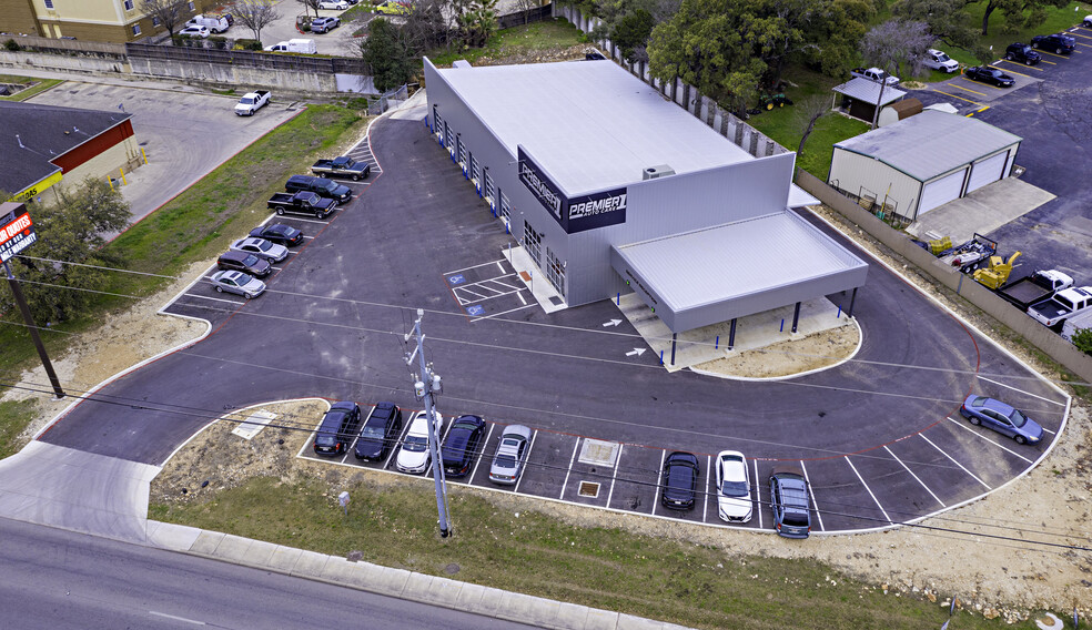 Primary Photo Of 16308 San Pedro Ave, San Antonio Auto Repair For Sale