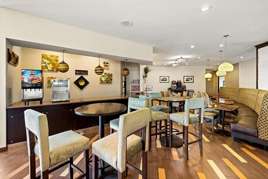 More Photos Of 6109 Cambridge Way, Plainfield Hotel For Sale