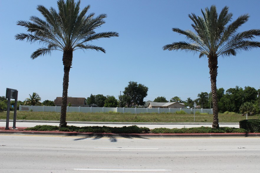 More Photos Of 774 SE Port St Lucie Blvd, Port Saint Lucie Land For Lease