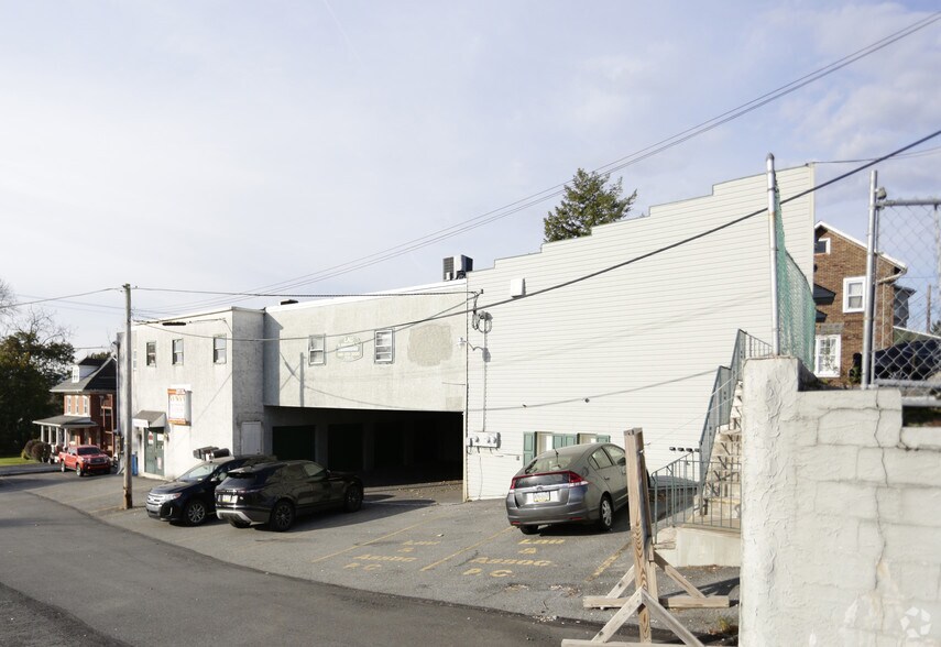 More Photos Of 4228 Saint Lawrence Ave, Reading Storefront Retail Office For Lease