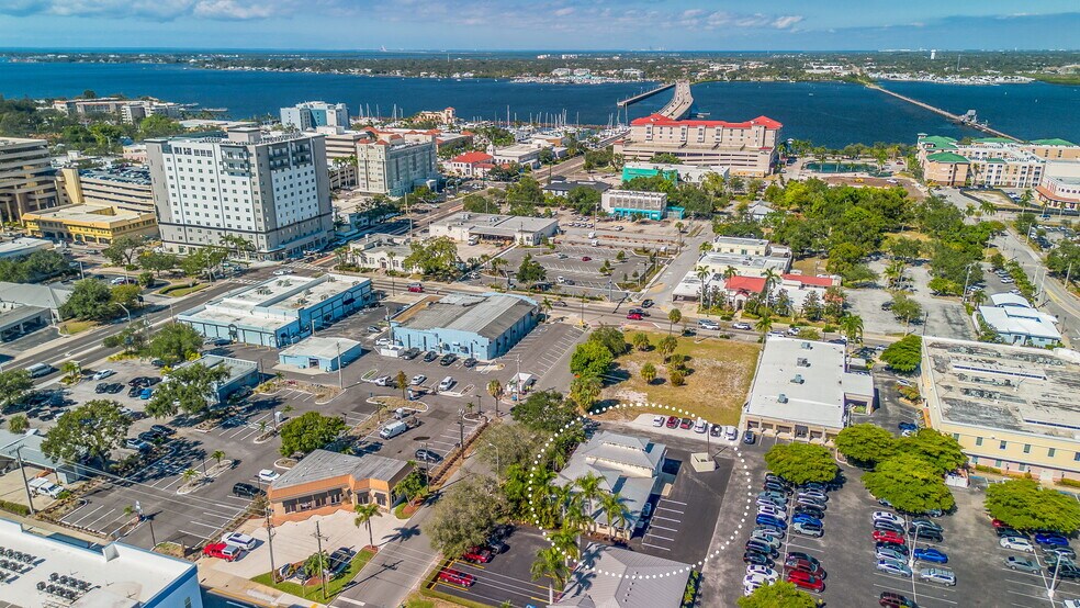 More Photos Of 525 8th St W, Bradenton Office For Sale