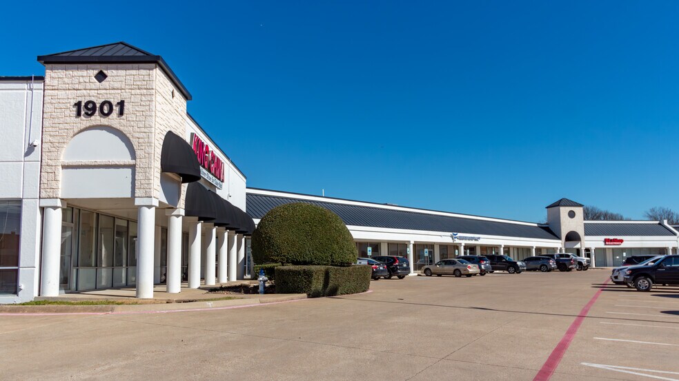More Photos Of 1901 W Northwest Hwy, Garland Unknown For Lease