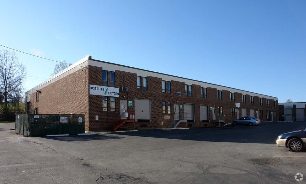 Primary Photo Of 2929 Eskridge Rd, Fairfax Light Manufacturing For Lease