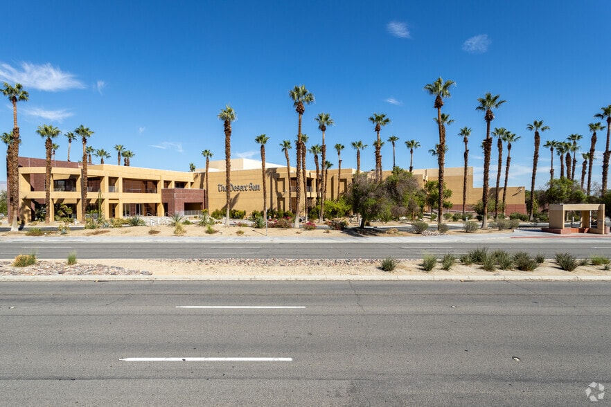 More Photos Of 750 N Gene Autry Trl, Palm Springs Showroom For Sale