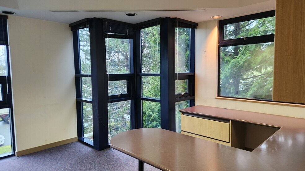 More Photos Of 9110 196A St, Langley Light Distribution For Lease