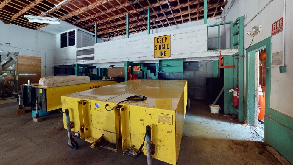 More Photos Of 75 NH-27, Raymond General Retail For Sale