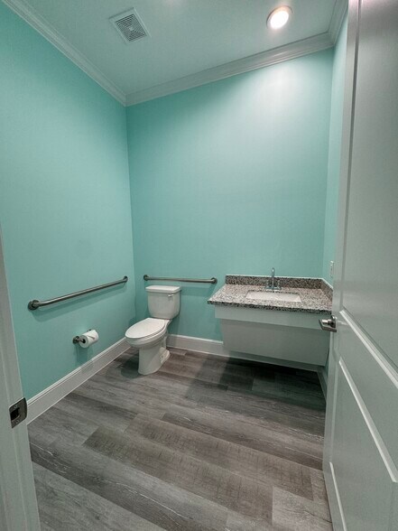 More Photos Of 10401 S Mason Rd Building C, Richmond Medical For Sale