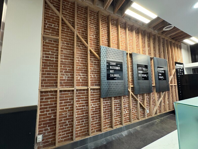 More Photos Of 5713 N Figueroa St, Los Angeles Storefront For Lease