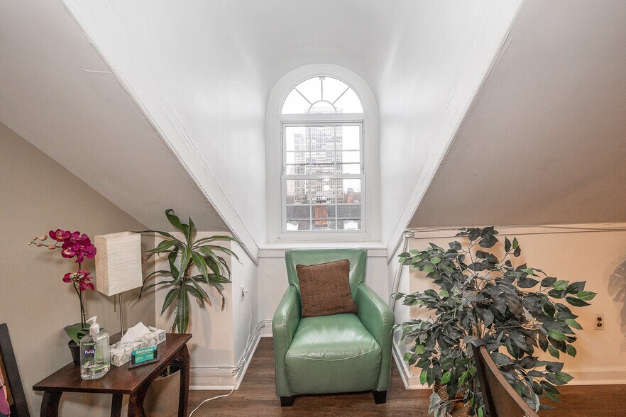 More Photos Of 401-411 S 2nd St, Philadelphia Loft Creative Space For Lease