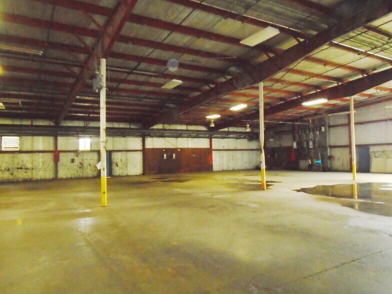 More Photos Of 501 Lakeshore Dr, Kuttawa Warehouse For Sale