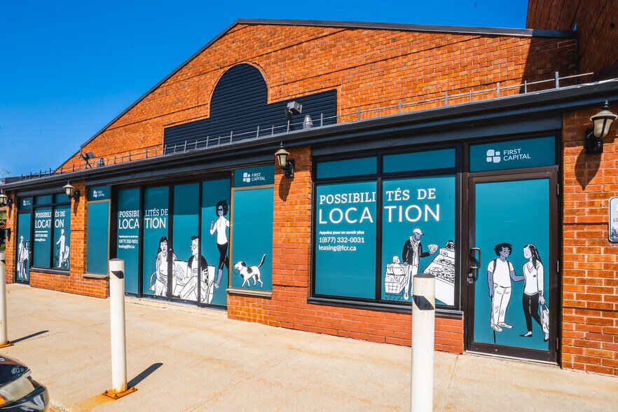 More Photos Of 2915 Boul Saint-Charles, Kirkland General Retail For Lease