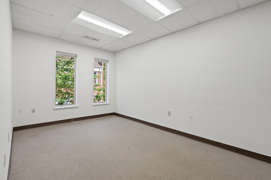 More Photos Of 9522 State Route 29, Fairfax Office For Sale