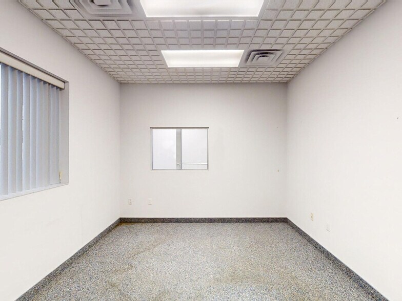 More Photos Of 4805-4809 Atlantic Ave, Erie Warehouse For Lease