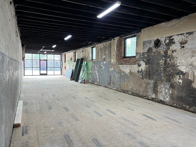 More Photos Of 640-642 N Cherry St, Winston-Salem Storefront Retail Office For Lease