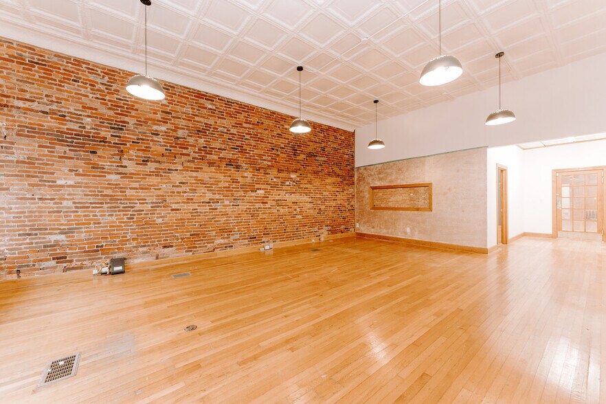 More Photos Of 814-816 Main St, Cincinnati Medical For Lease