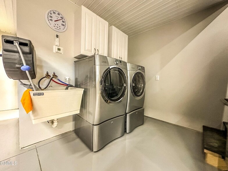 More Photos Of 1409 Lockheed Dr, Bismarck Warehouse For Sale