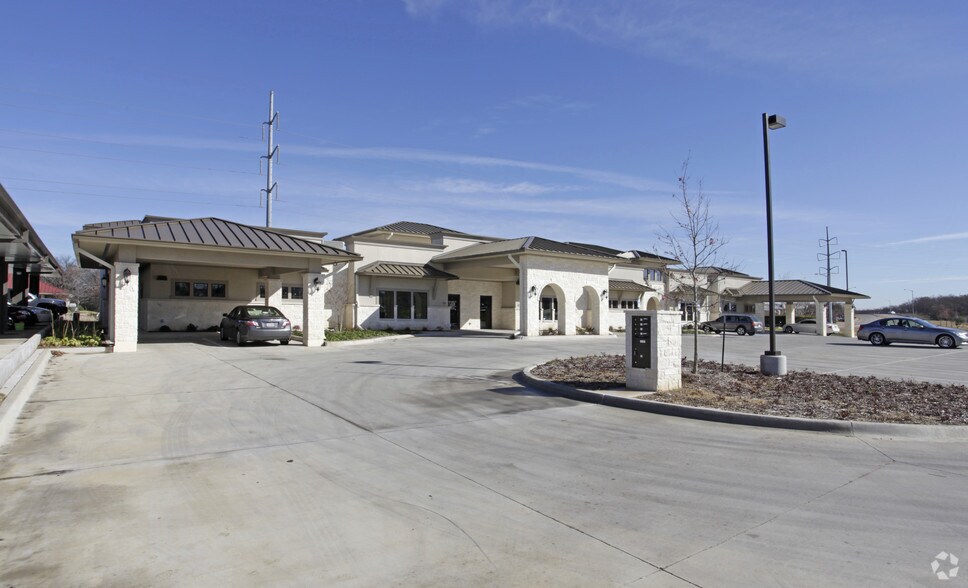 More Photos Of 3324 Colorado Blvd, Denton Office For Lease