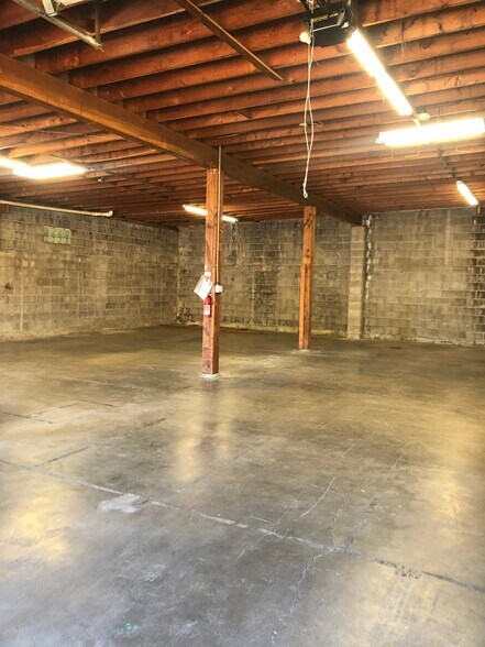 More Photos Of 290 Young St, Woodburn Warehouse For Lease