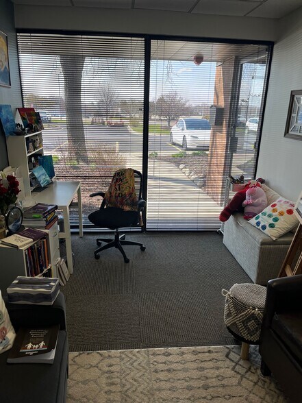 More Photos Of 2600 Warrenville Rd, Downers Grove Office For Lease