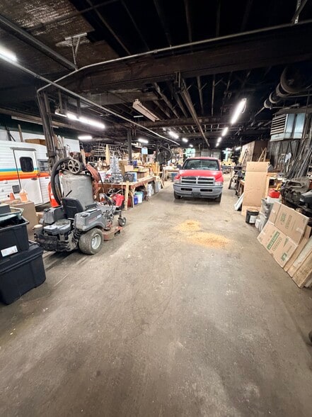 More Photos Of 1609 Crystal Ave, Kansas City Warehouse For Sale