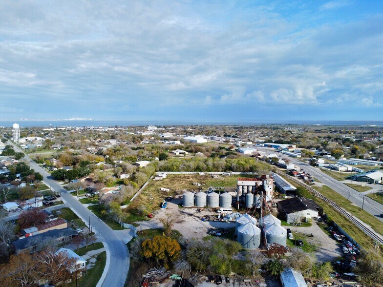 More Photos Of 1621 W Main St, Port Lavaca Land For Sale