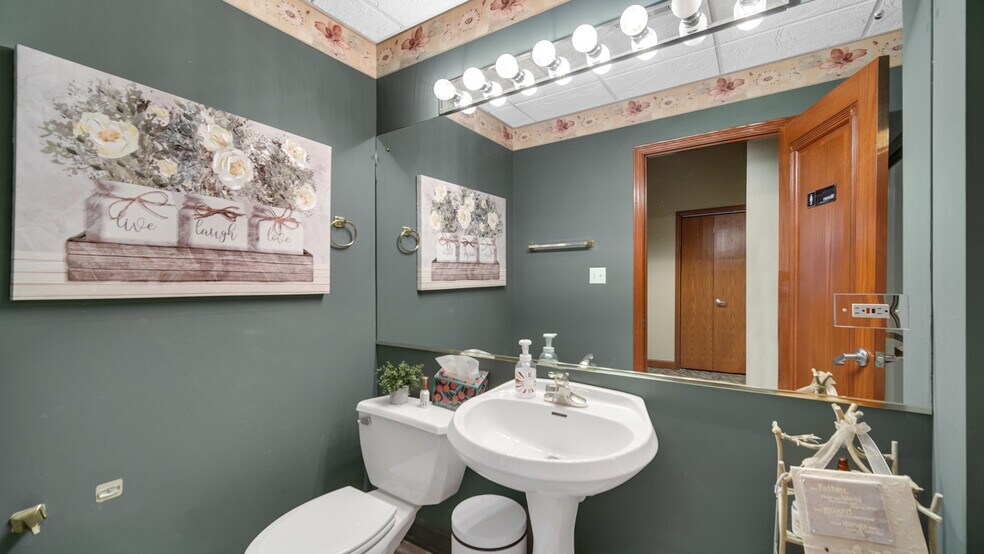 More Photos Of 303 Ridge Rd, Munster Office For Sale