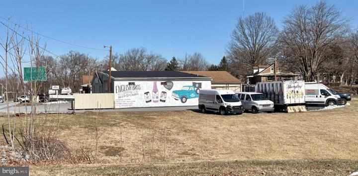 More Photos Of 62 Hershey Rd, Elizabethtown Freestanding For Sale