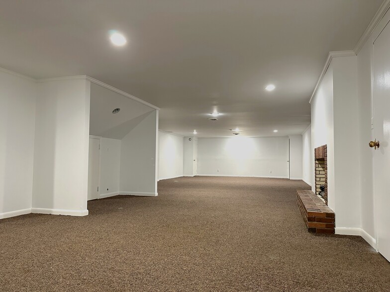 More Photos Of 1005 Dundalk Ave, Baltimore Freestanding For Sale