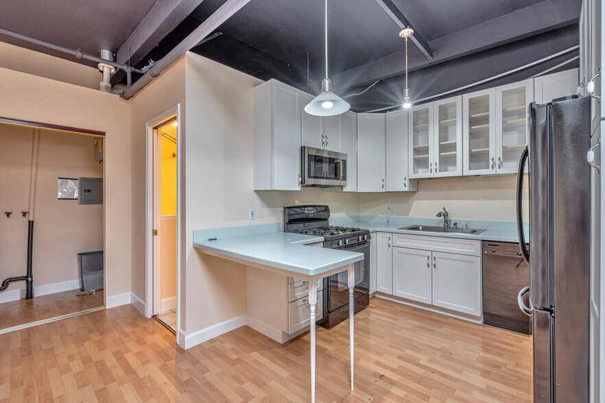 More Photos Of 74 Digital Dr, Novato Warehouse For Sale