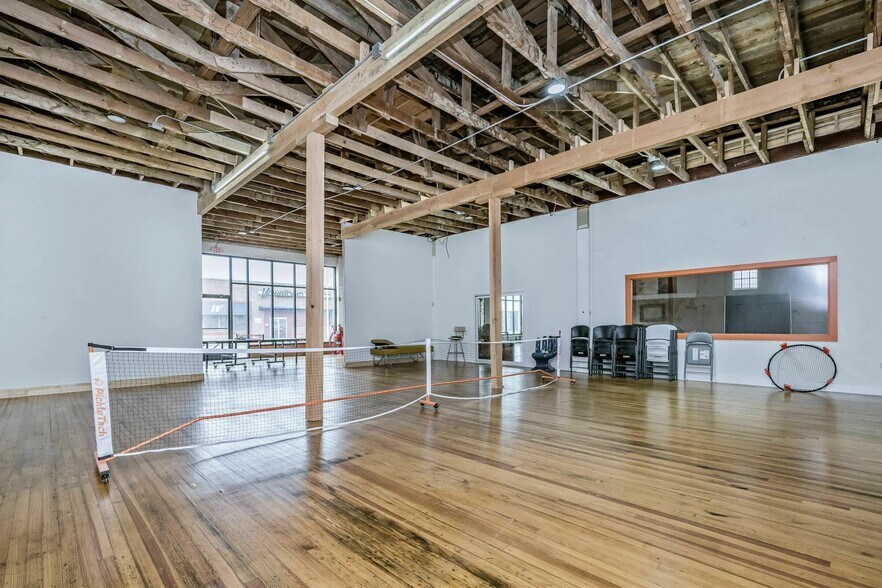 More Photos Of 701 SE 10th Ave, Amarillo Bar For Sale