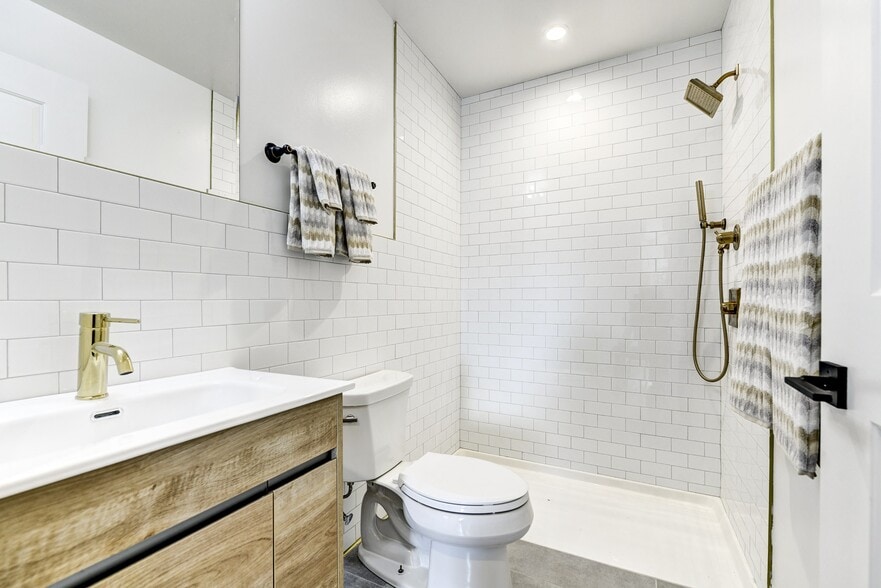 More Photos Of 1122 Bladensburg Rd NE, Washington Apartments For Sale