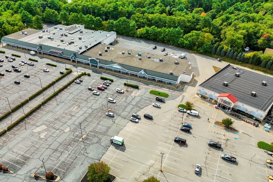 More Photos Of 160 N Main St, Carver Freestanding For Lease